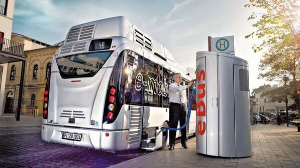 Saubere Luft für Hamburg: Die komplette Bus-Flotte der Stadt soll in Zukunft nur noch elektrisch fahren. Foto: VHH