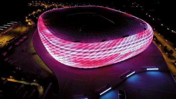 Erleuchtet: Die Allianz-Arena nach der Umrüstung. Foto: Werk